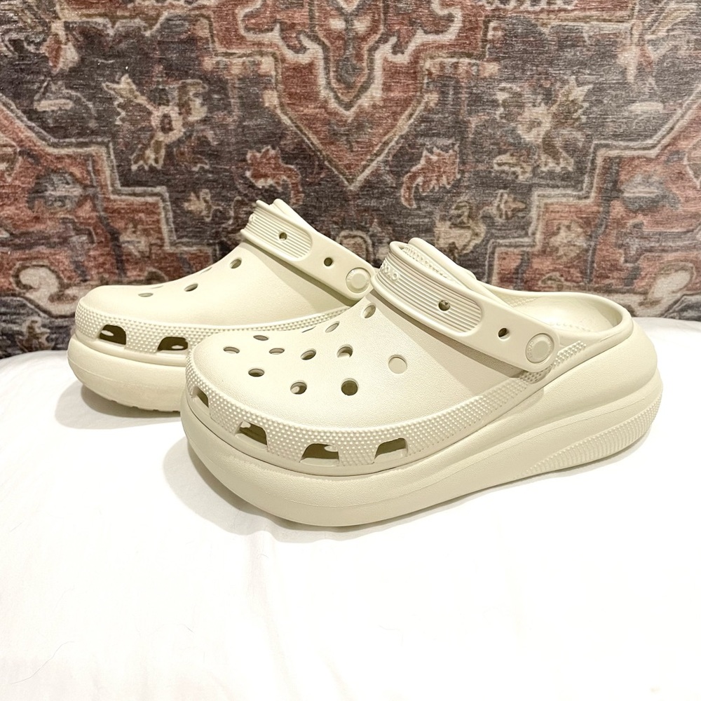 Crocs~Crush Clogs (Bone🦷🦴)